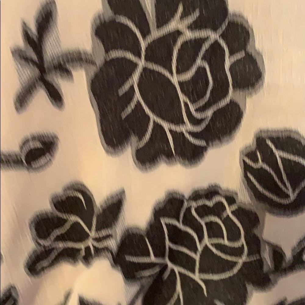 LAST 1️⃣ 🥰 Taupe\Black Floral Blouse 🥰 - Picture 3 of 5